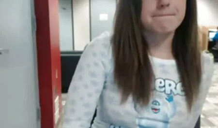 Tóc vàng, ngọt ngào, Carmen shit một Rooster game show sex nhat ban