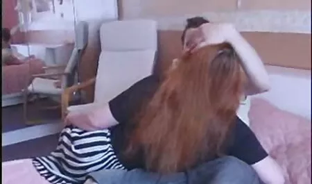 Họ xé tro choi nhat sex nó, và sau đó, một cô gái