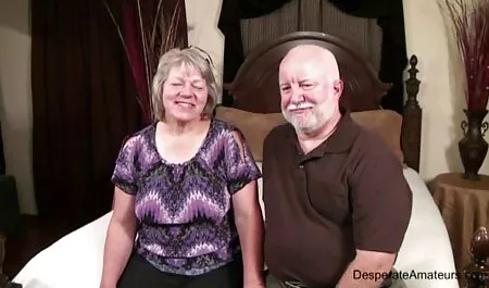 Các cô gái sex game show nhat ban bắt dưới gót chân của mình