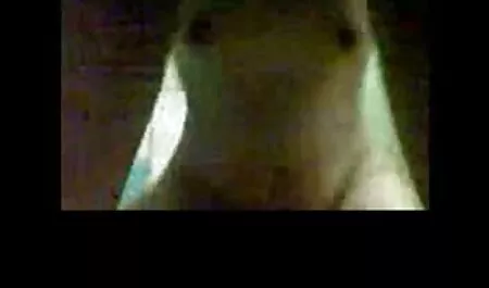 Con trò chơi sex nhật bản hẻm, các cô gái tóc đỏ là một con mèo con.