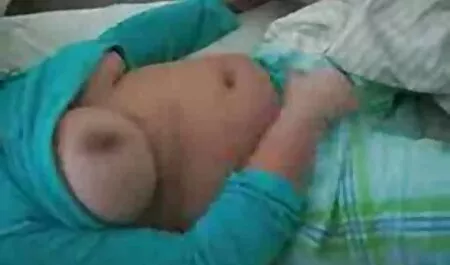 Cô gái game sex nhat ban ngọt ngào với cô ấy, cắt ngón tay