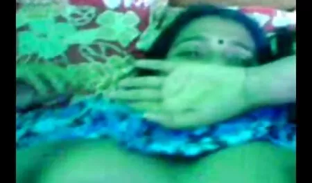 Vui vẻ trong phòng game sex nhật tắm với cực khoái