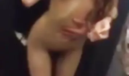 Khiêu nghiệp dư ở game show sex nhật bản trong thang máy.