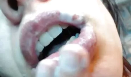 Người phụ NỮ Janice làm game show sex nhat ban một massage ngực.