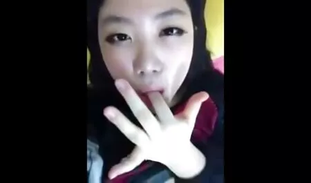 R. J. lấy cảm hứng từ trong phim hoạt hình, chơi trò chơi sex nhật bản ba