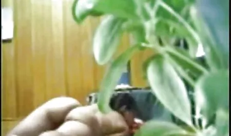 Các cô gái game sex nhat ban hoàn hảo, cởi quần áo, đồ trong nhà bếp.