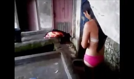 Châu á bé Anna Sinh vui mừng. sex game nhat