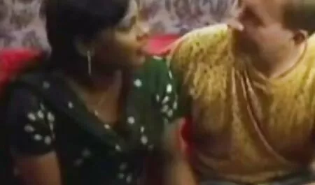 Kristi nhật rắm trong quần màu hồng game sex nhật và dễ thương. -